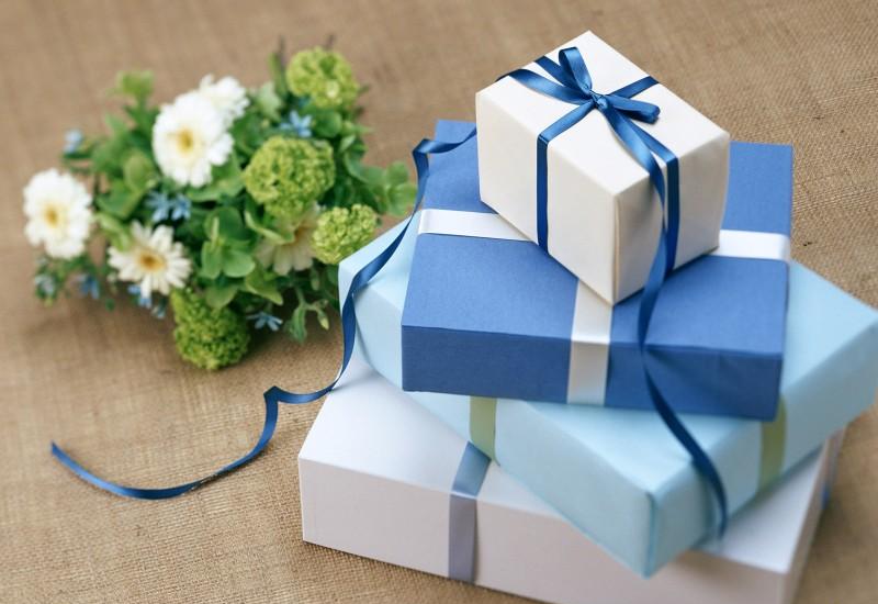 Gift Wrapping and Wrapping: Elevate Your Presents to Perfection